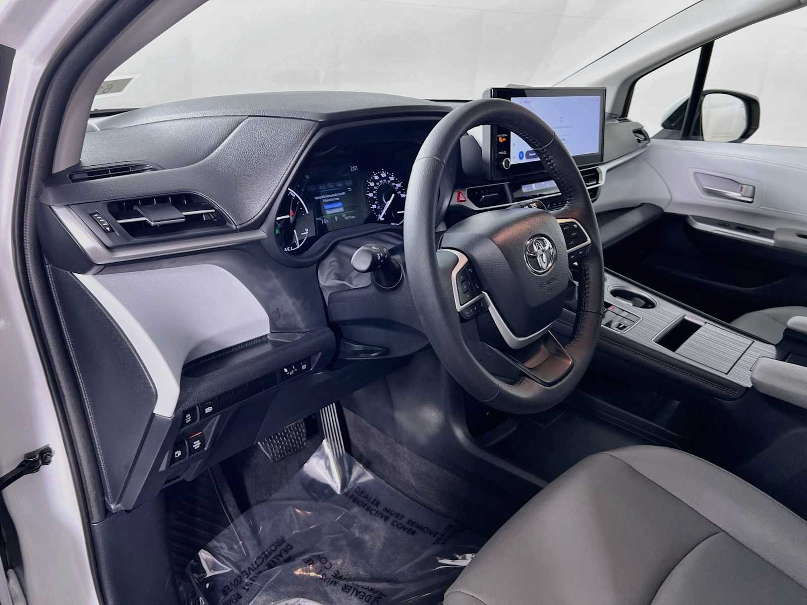 Used 2026 Wind Chill Pearl Toyota XLE image 9