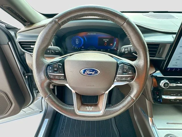 Used 2022 Silver Ford King Ranch image 11