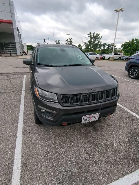 Used 2019 Gray Jeep Trailhawk image 6