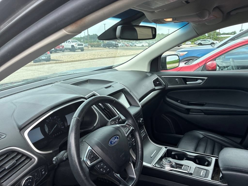 Used 2020 Grey Ford SEL image 3