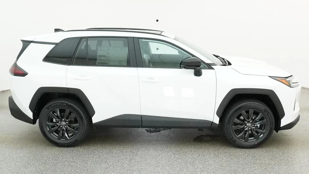 New 2026 Ice Cap Toyota XLE Premium image 14