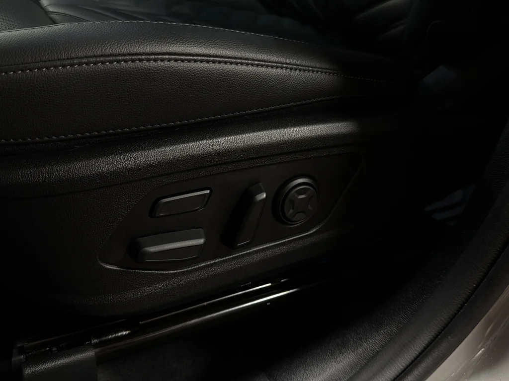 Used 2026 Wolf Gray Kia X-Pro SX Prestige image 10
