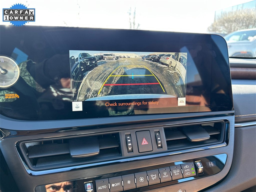 2025 LEXUS ES - Image 22