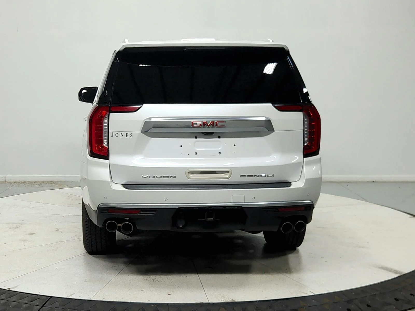 Used 2021 White GMC Denali image 7