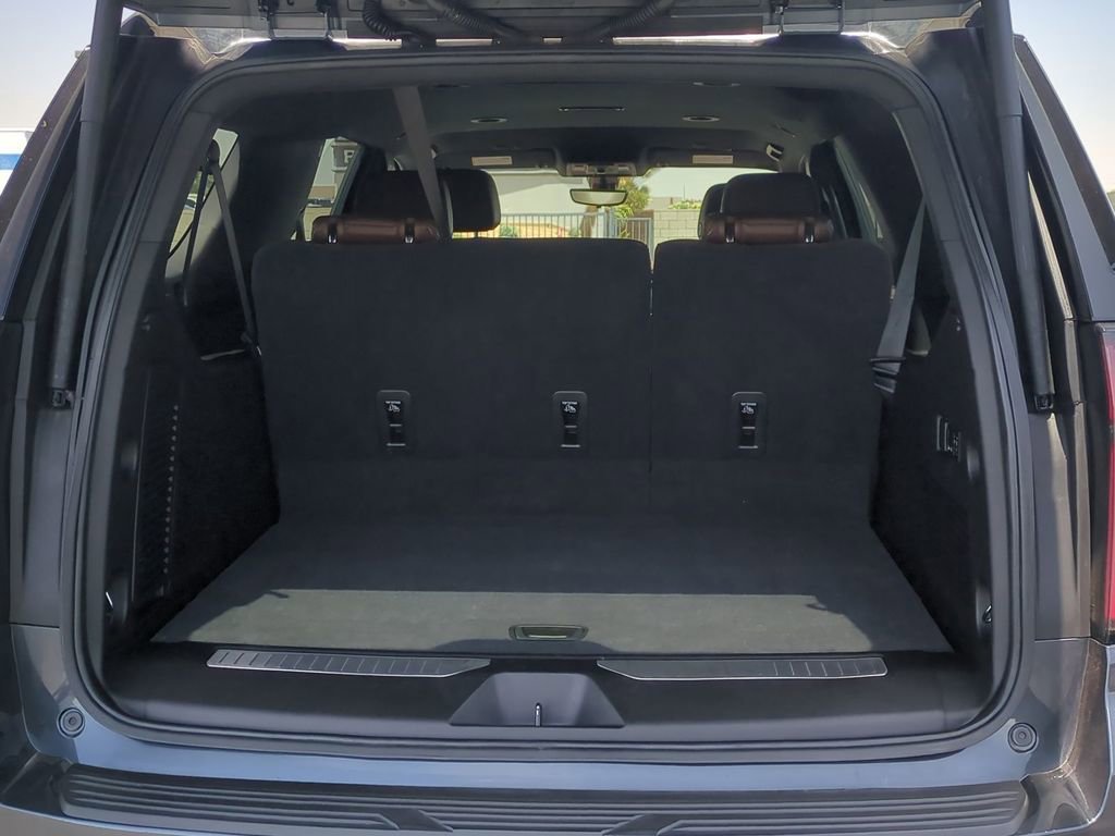 Used 2021 SHADOW GRAY METALLIC Chevrolet High Country image 31