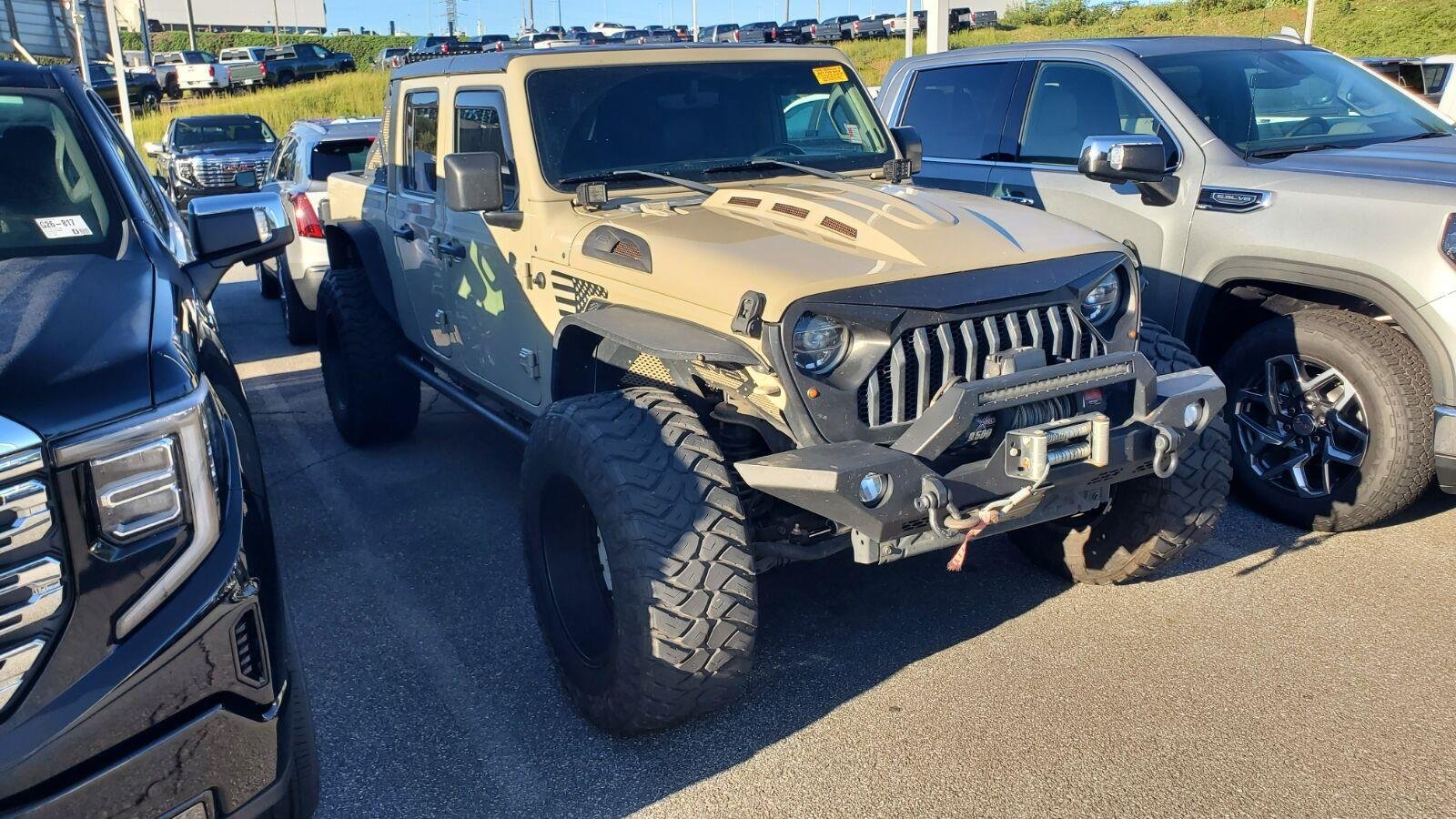 Used 2020 Gobi Clearcoat Jeep Overland image 2