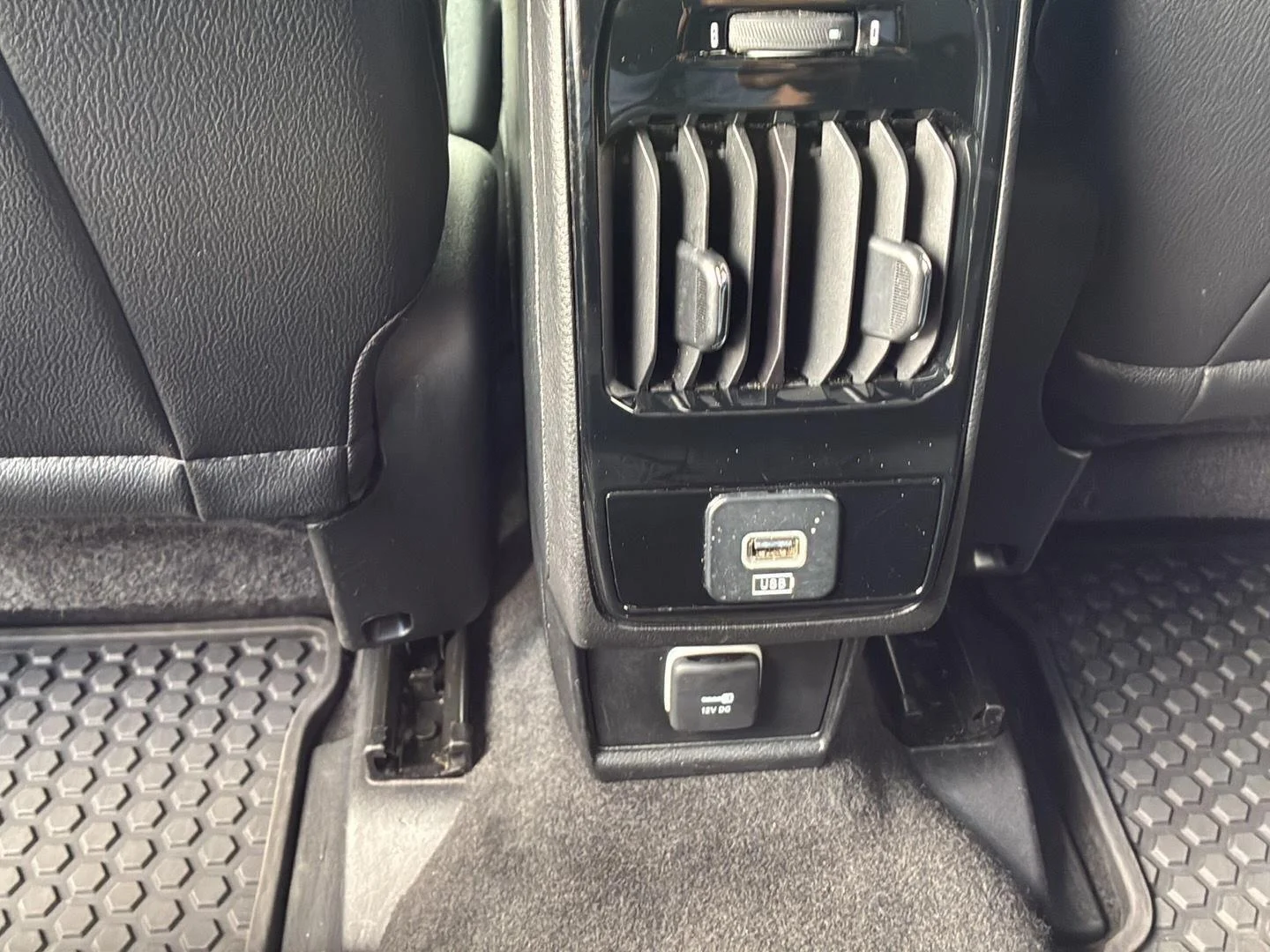Used 2024 Black Clearcoat Jeep Trailhawk image 29