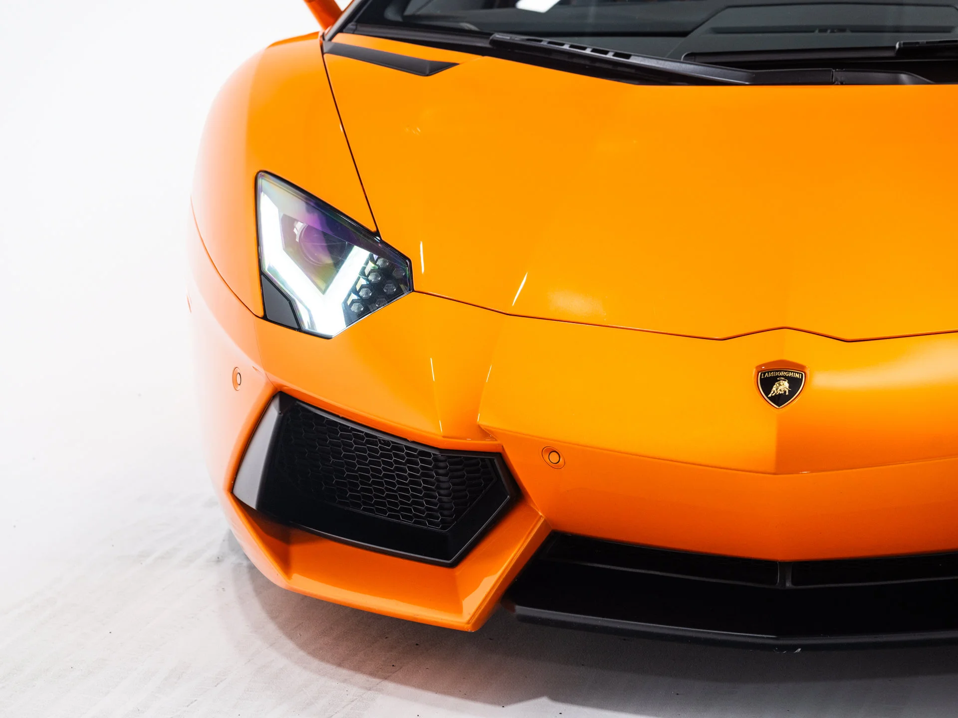 Used 2016 Arancio Atlas Pearl Effect Lamborghini LP700-4 image 16