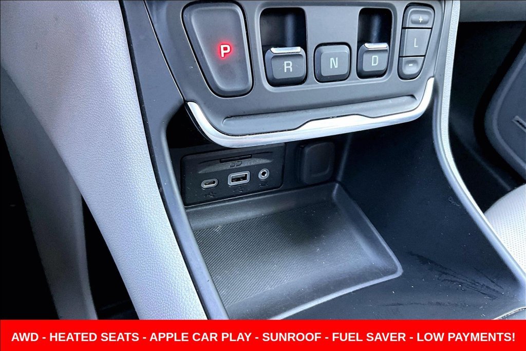 Used 2020 White GMC SLT image 20