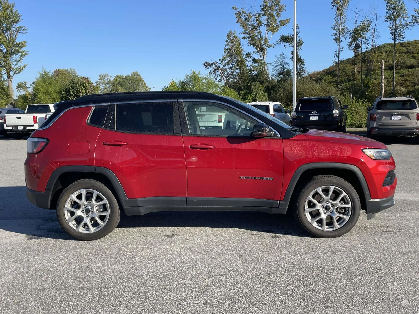 Used 2025 Red Hot Pearlcoat Jeep Limited image 29