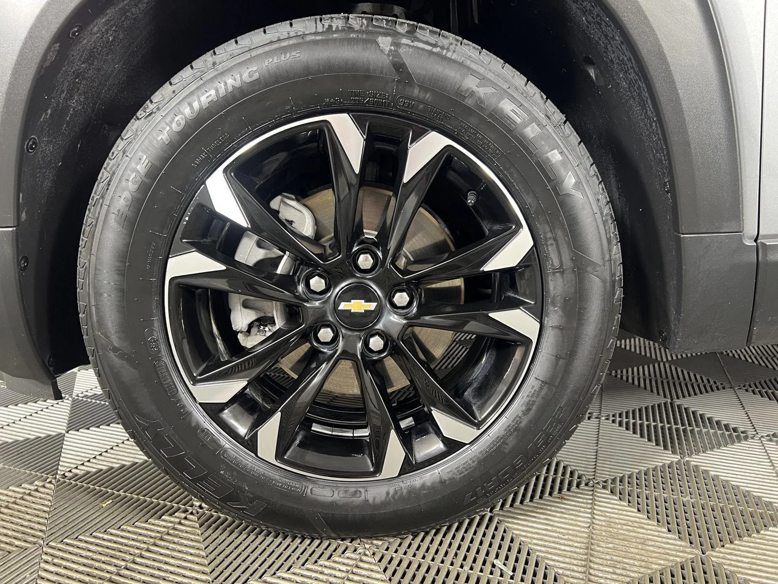 Used 2023 STERLING GRAY METALLIC Chevrolet LT image 28