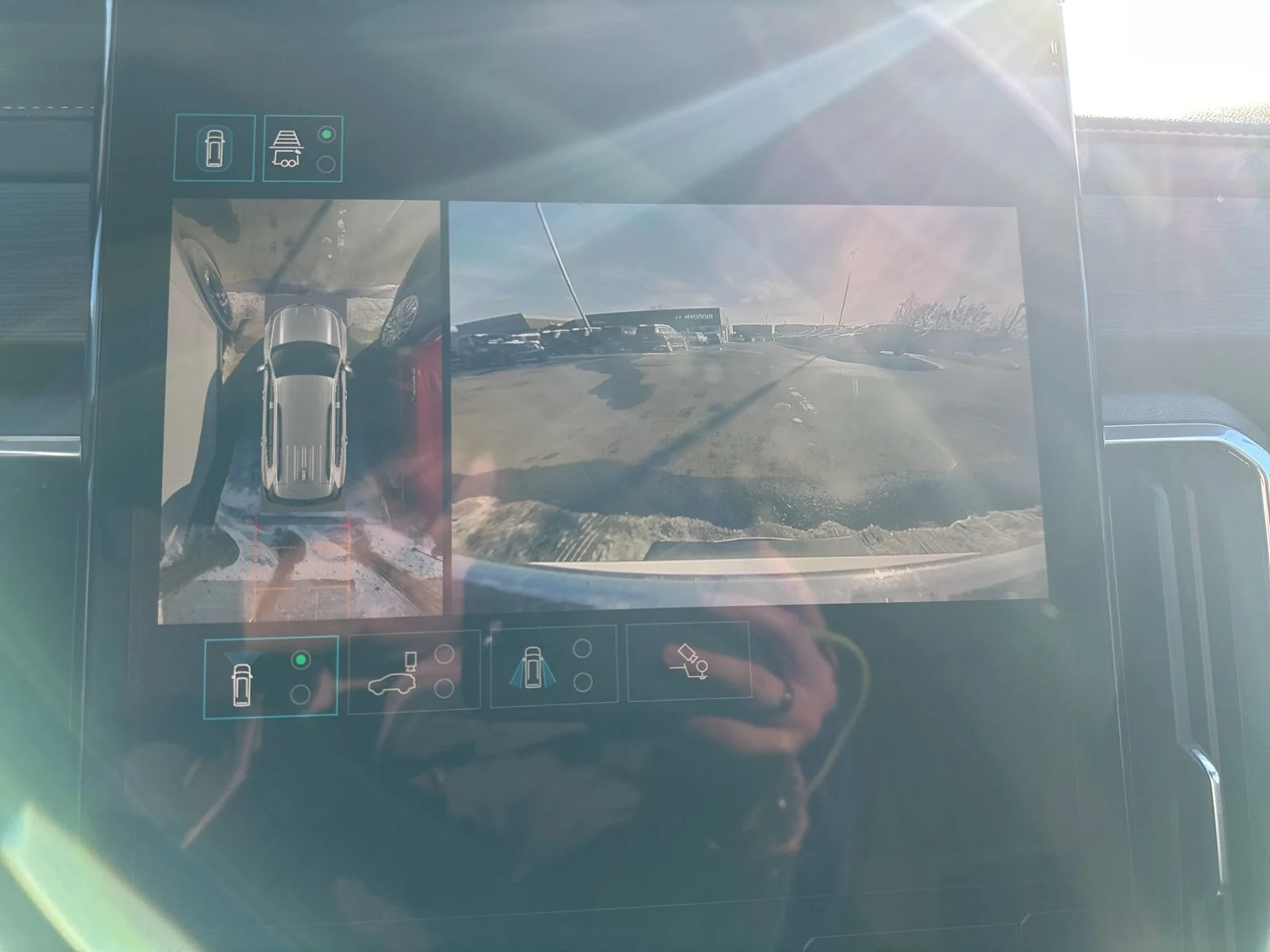 Used 2025 White GMC Elevation image 42