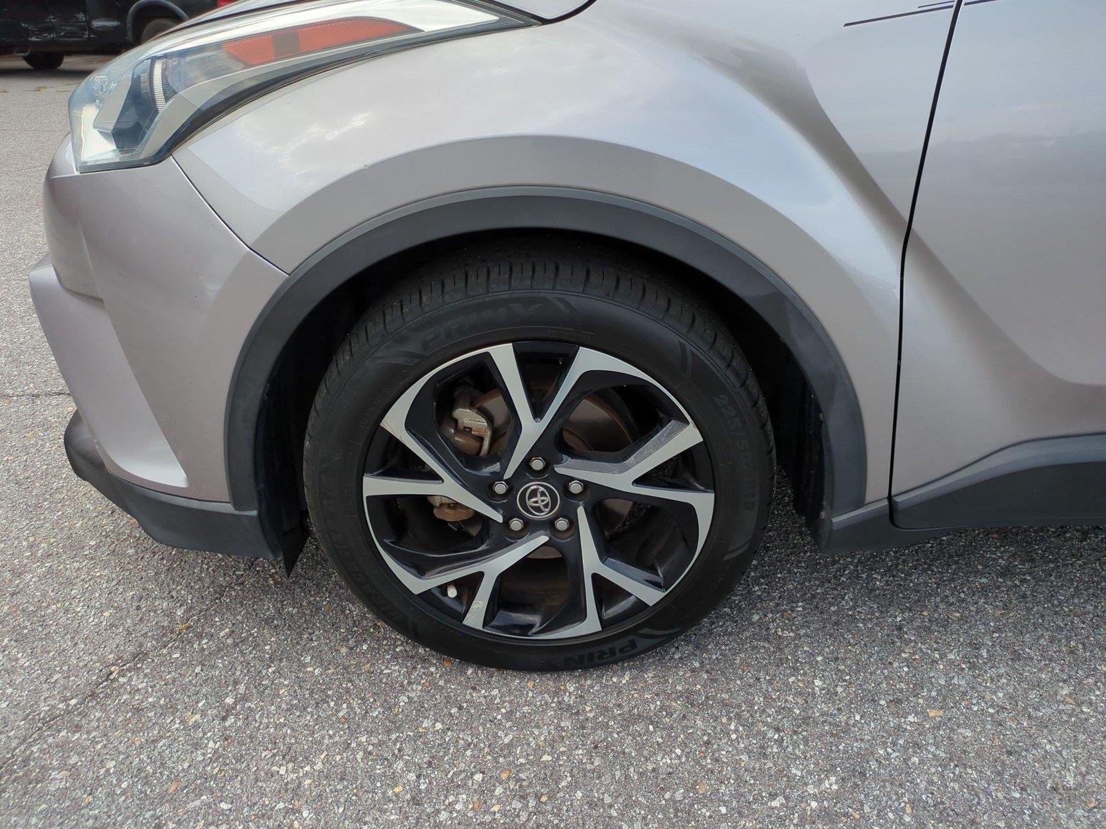 Used 2019 Silver Knockout Metallic Toyota XLE image 10