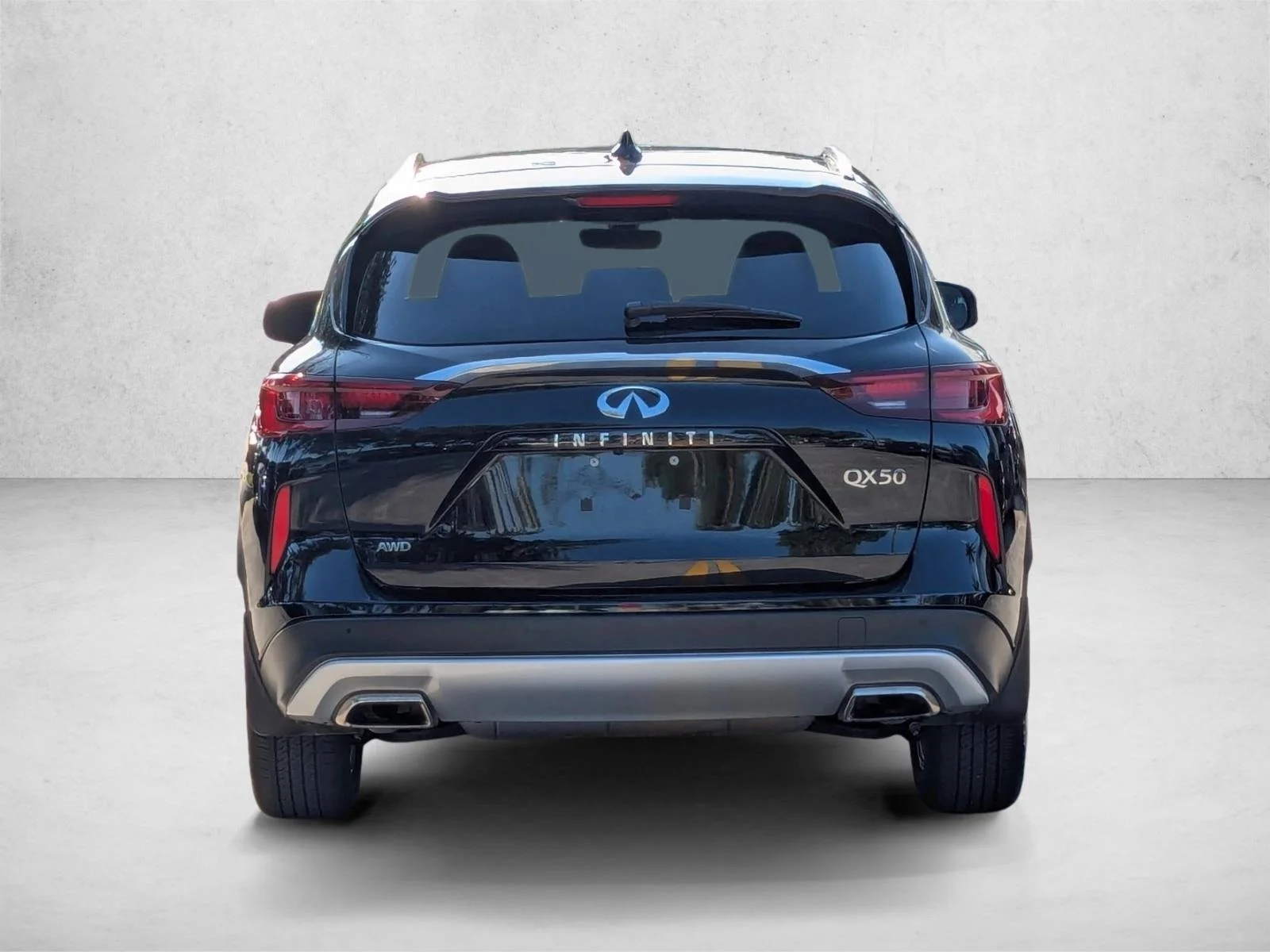 Used 2023 Black Obsidian INFINITI LUXE image 7