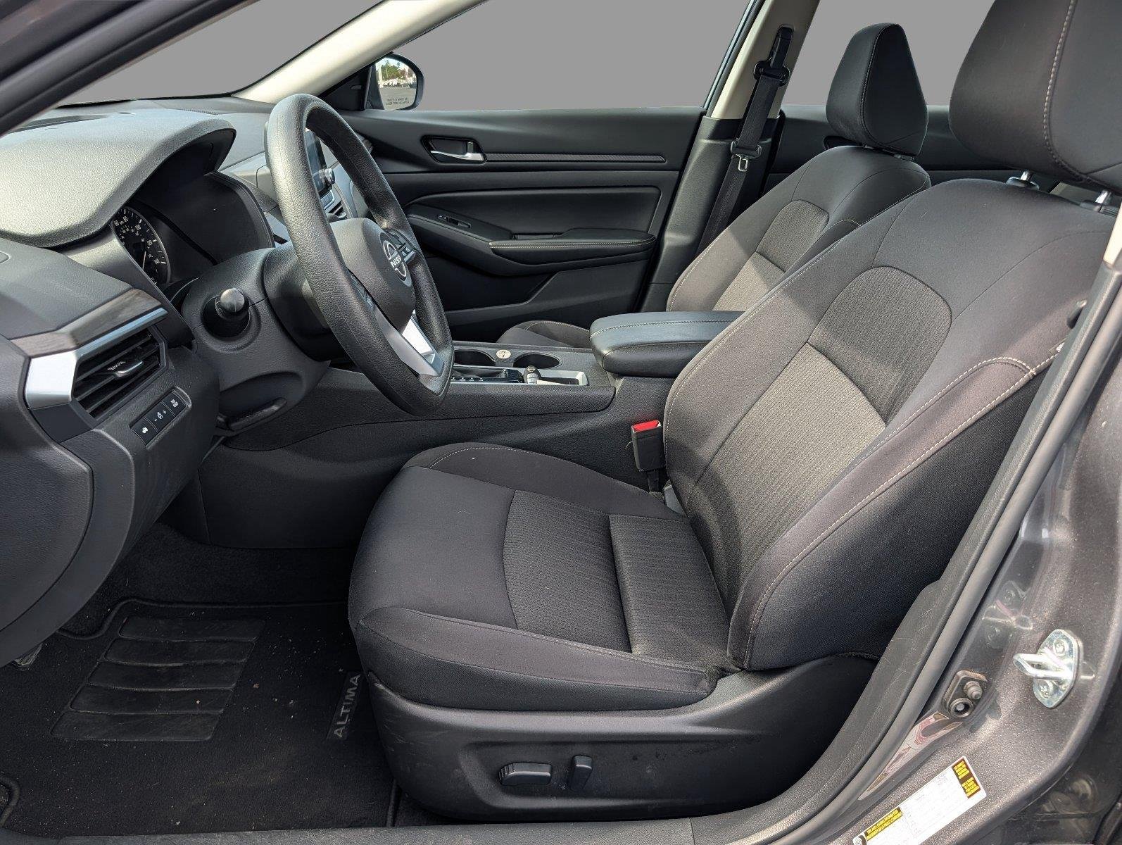 2025 Nissan Altima SV - Photo 10