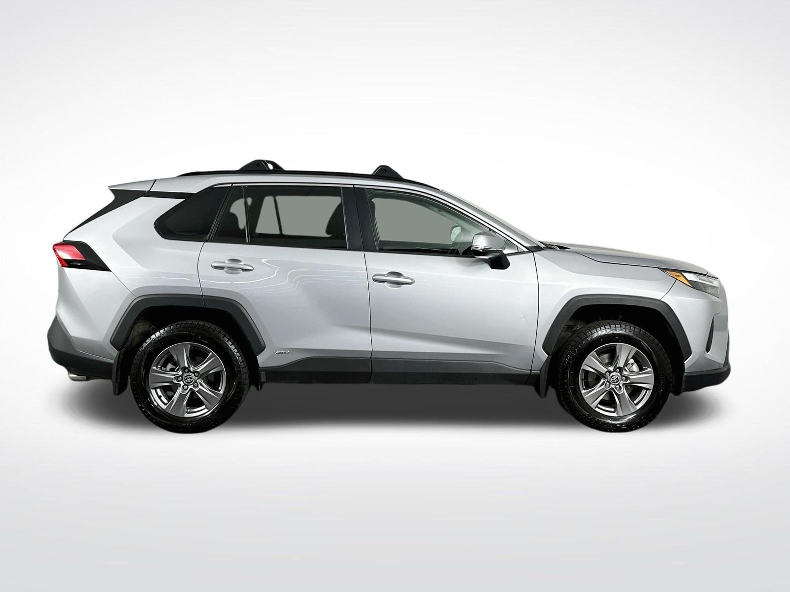 Used 2024 Silver Sky Metallic Toyota XLE image 9