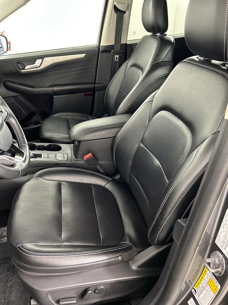Used 2022 Gray Ford SEL image 12