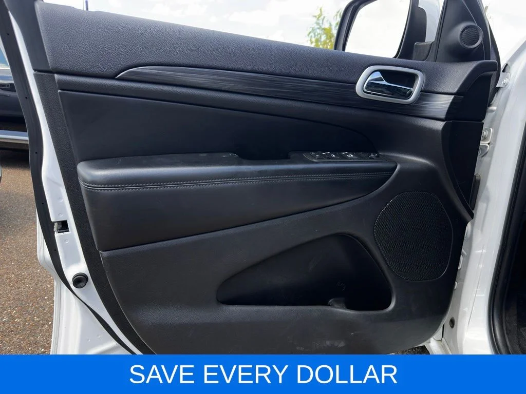 Used 2019 White Jeep Altitude image 6