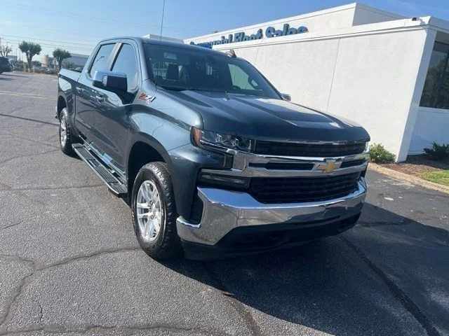 Used 2020 Gray Chevrolet LT image 1
