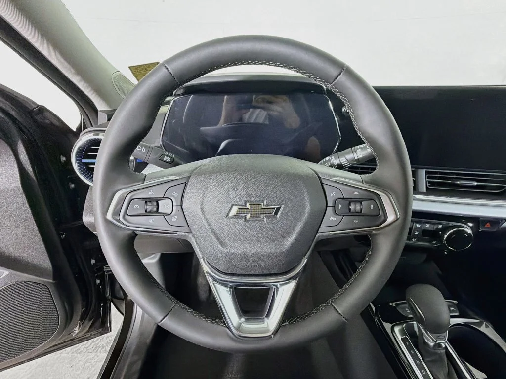 New 2026 Mosaic Black Metallic Chevrolet LT image 13
