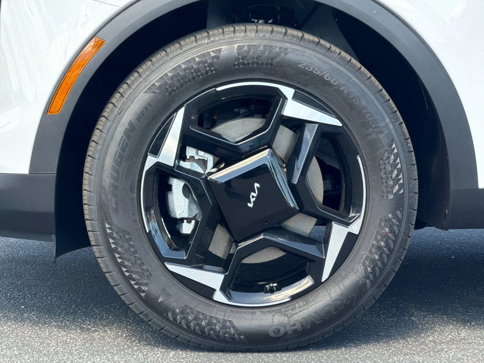 New 2026 White Kia EX image 32