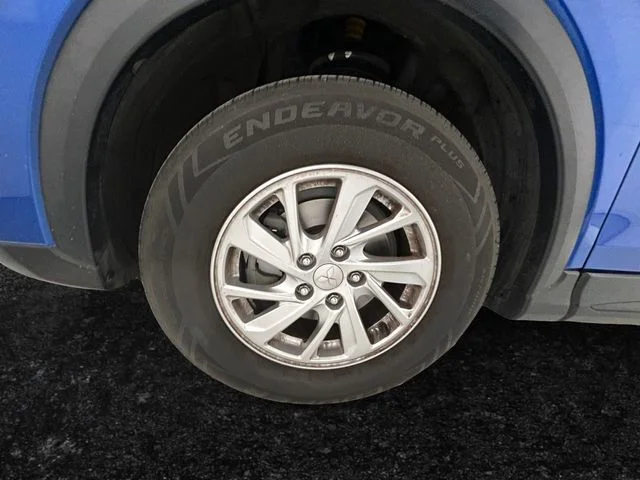 Used 2019 Blue Mitsubishi ES image 27