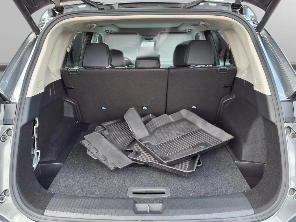 Used 2026 Gray Nissan SV image 27