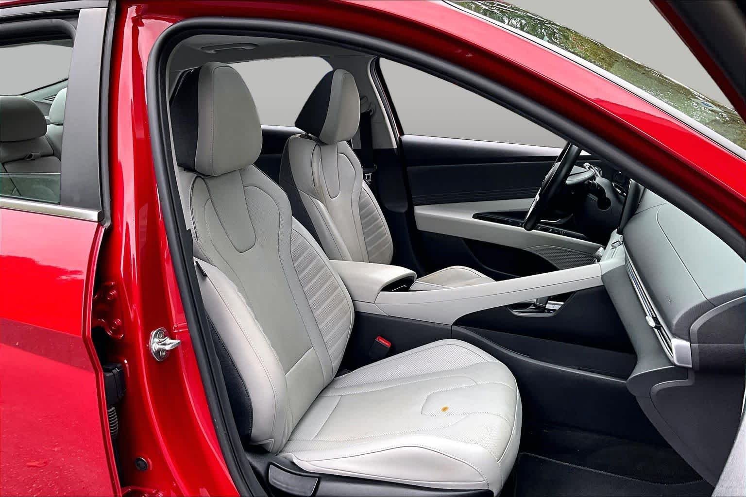 Used 2022 Scarlet Red Pearl Hyundai Limited image 17