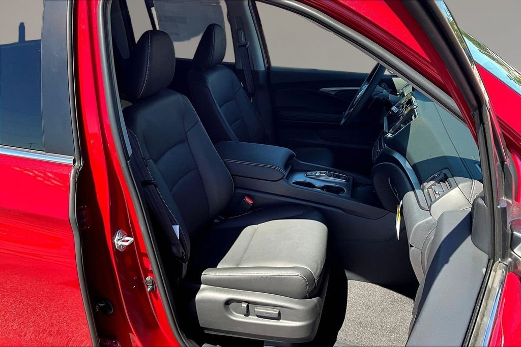 New 2026 Radiant Red Metallic II Honda RTL image 10