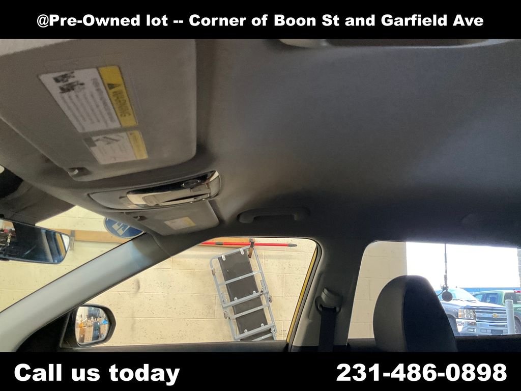 Used 2022 Yellow Kia Nightfall image 13