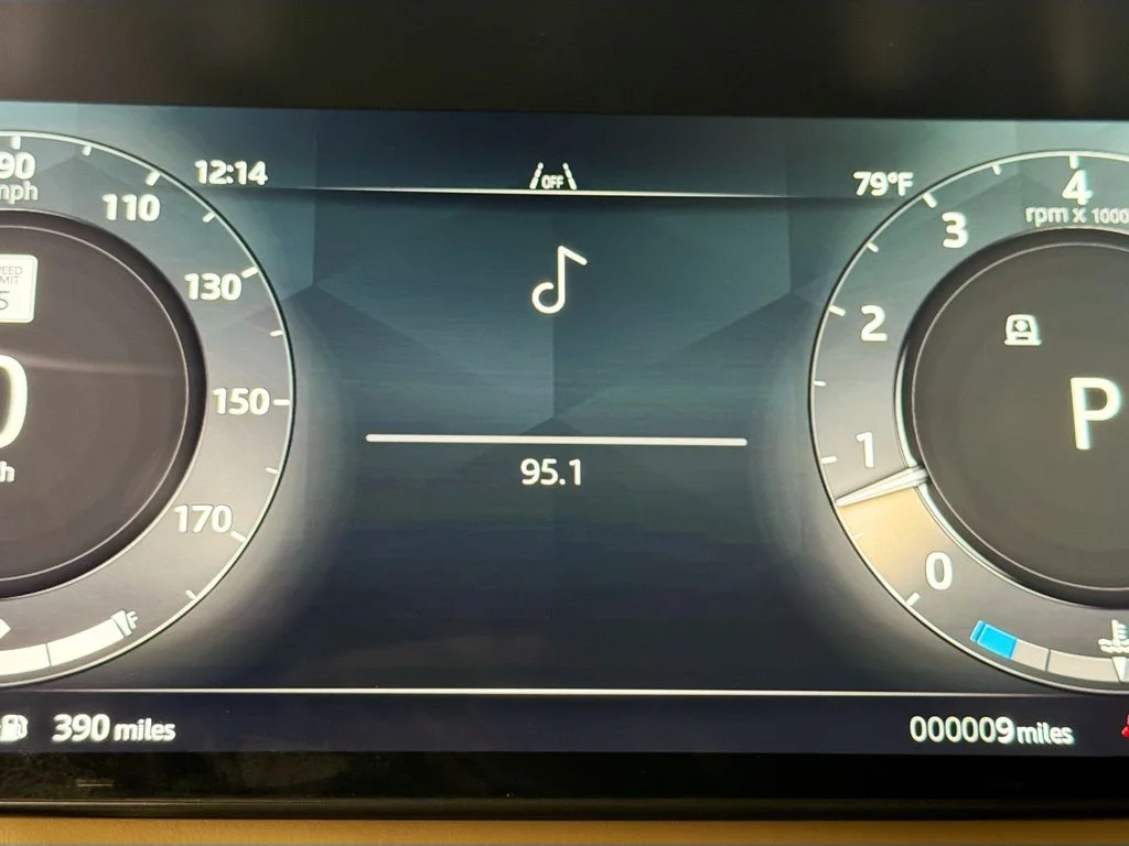 New 2026 Santorini Black Land Rover SE image 12