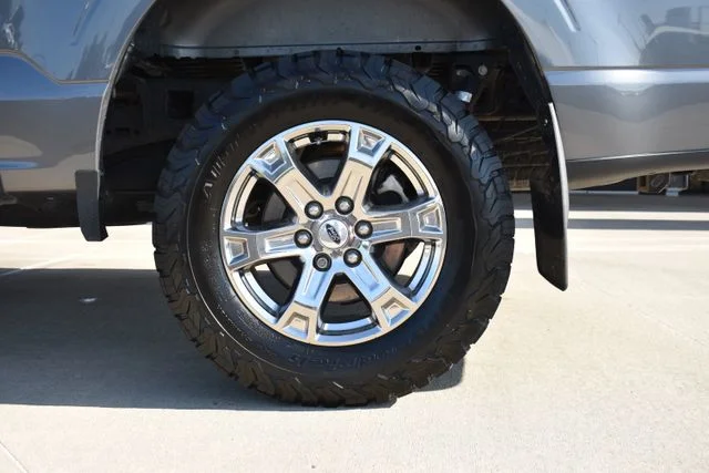 Used 2023 Gray Ford XLT image 9