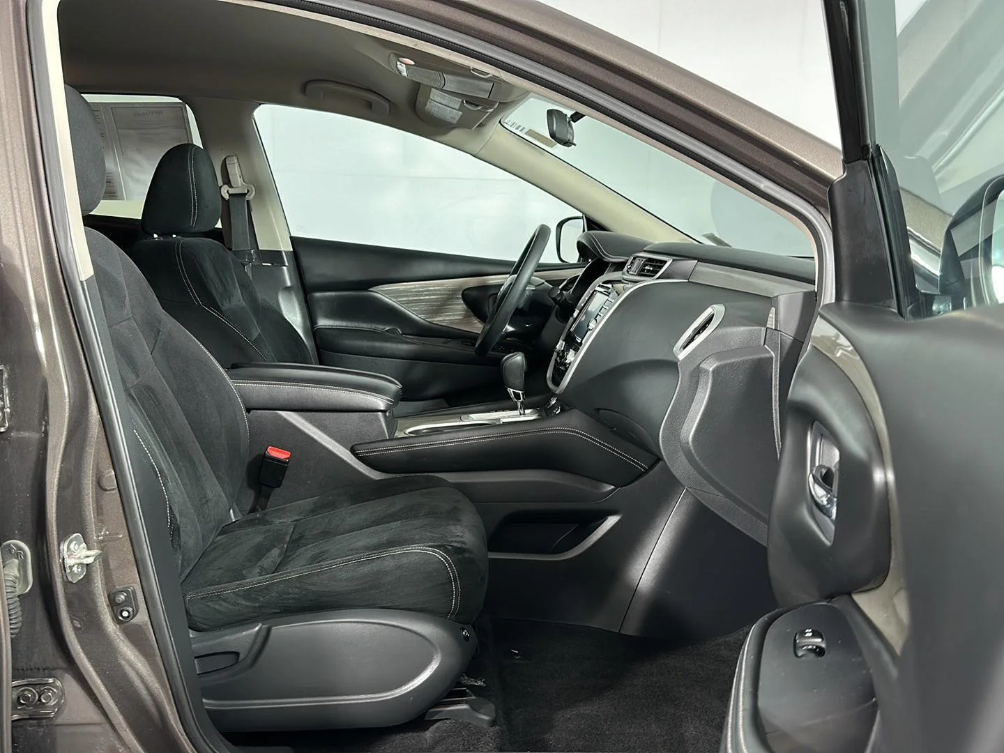 Used 2018 Java Metallic Nissan S image 28