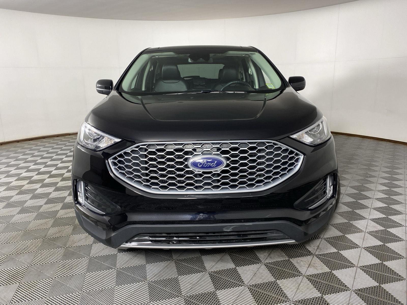 Used 2024 Agate Black Ford SEL image 2