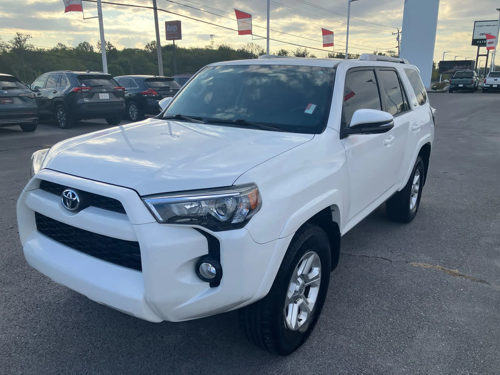 Used 2017 Super White Toyota SR5 Premium image 3