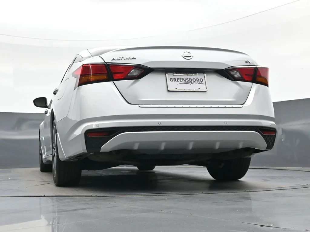Used 2022 Silver Nissan 2.5 SV image 41