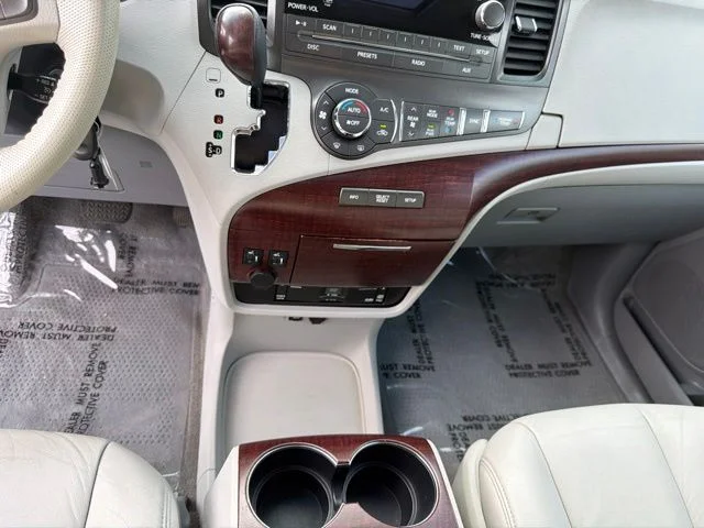 Used 2011 Silver Toyota XLE image 14