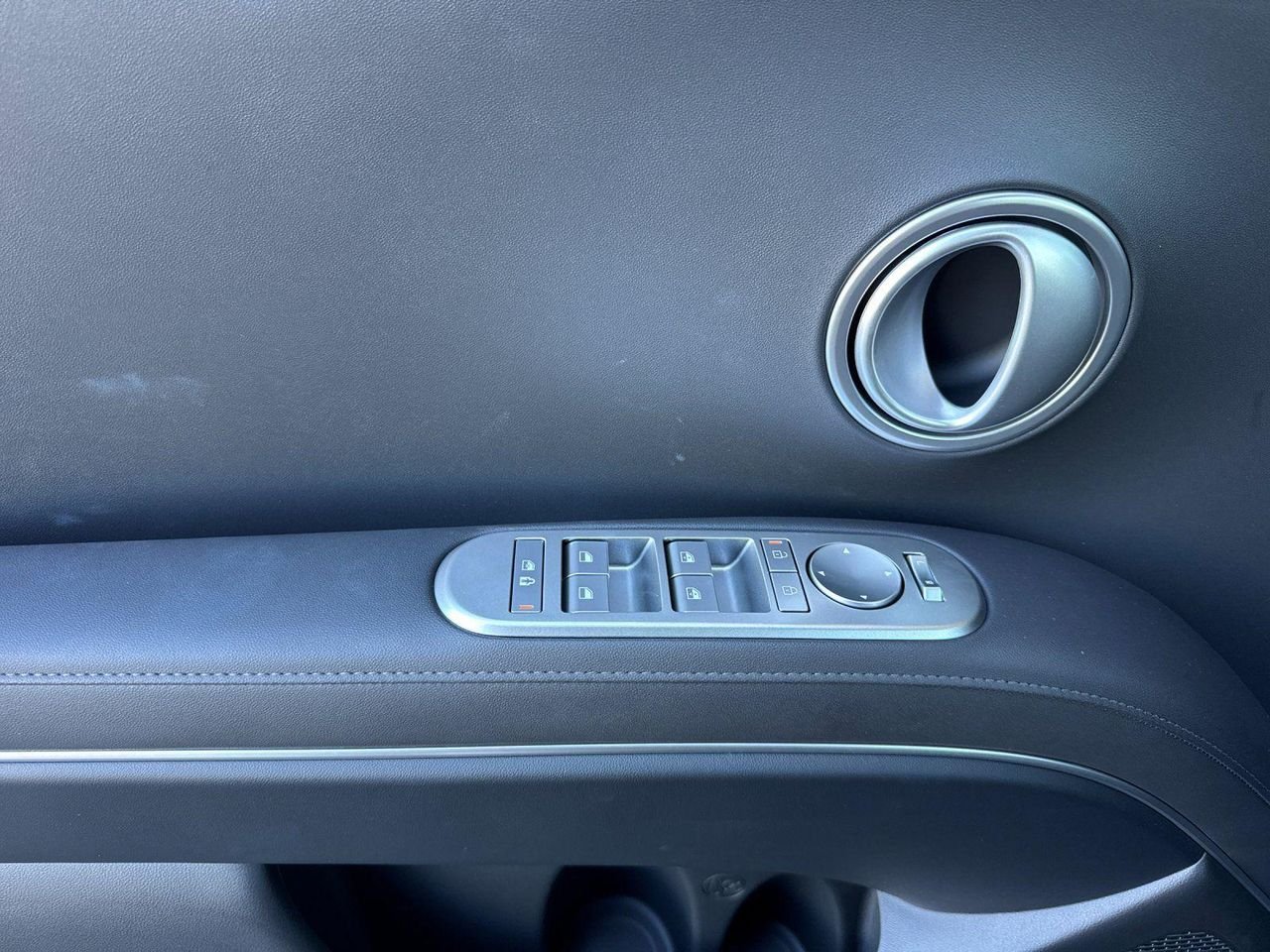 New 2026 Gray Hyundai SEL 7P image 10