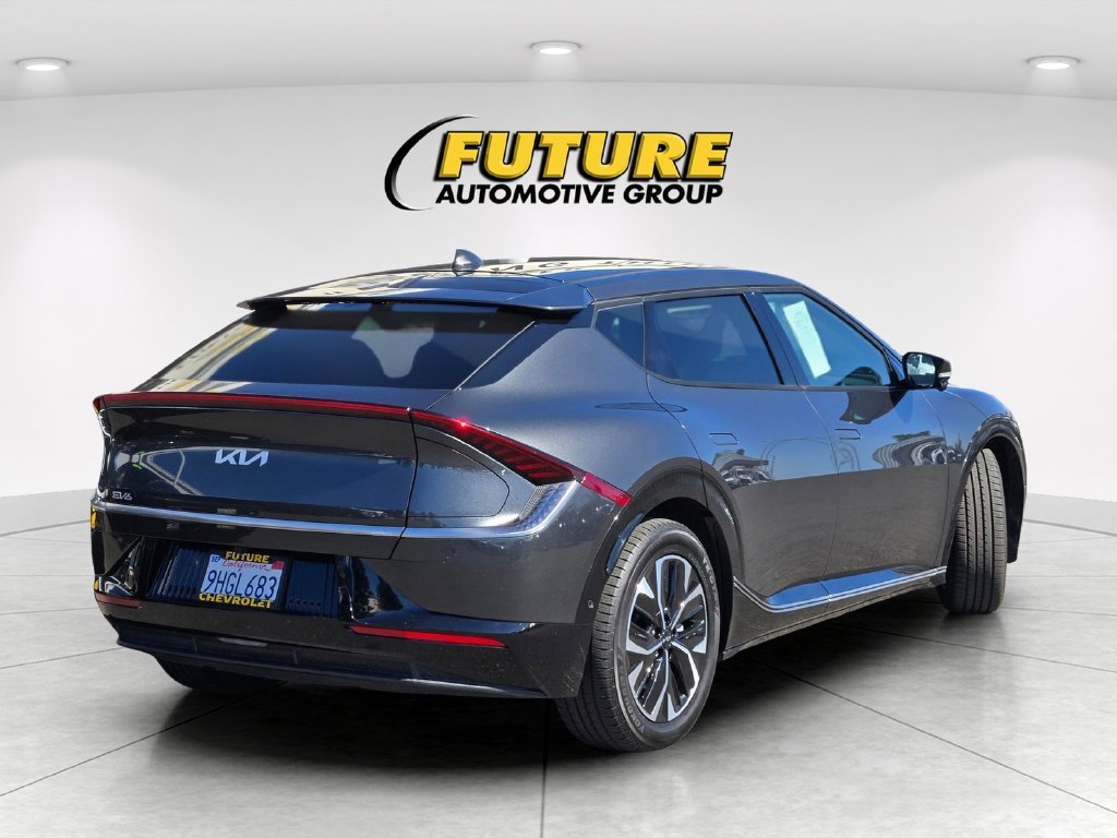 Used 2023 Gray Kia Wind image 4