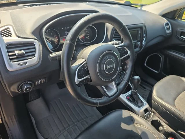 Used 2018 Black Jeep Latitude image 16