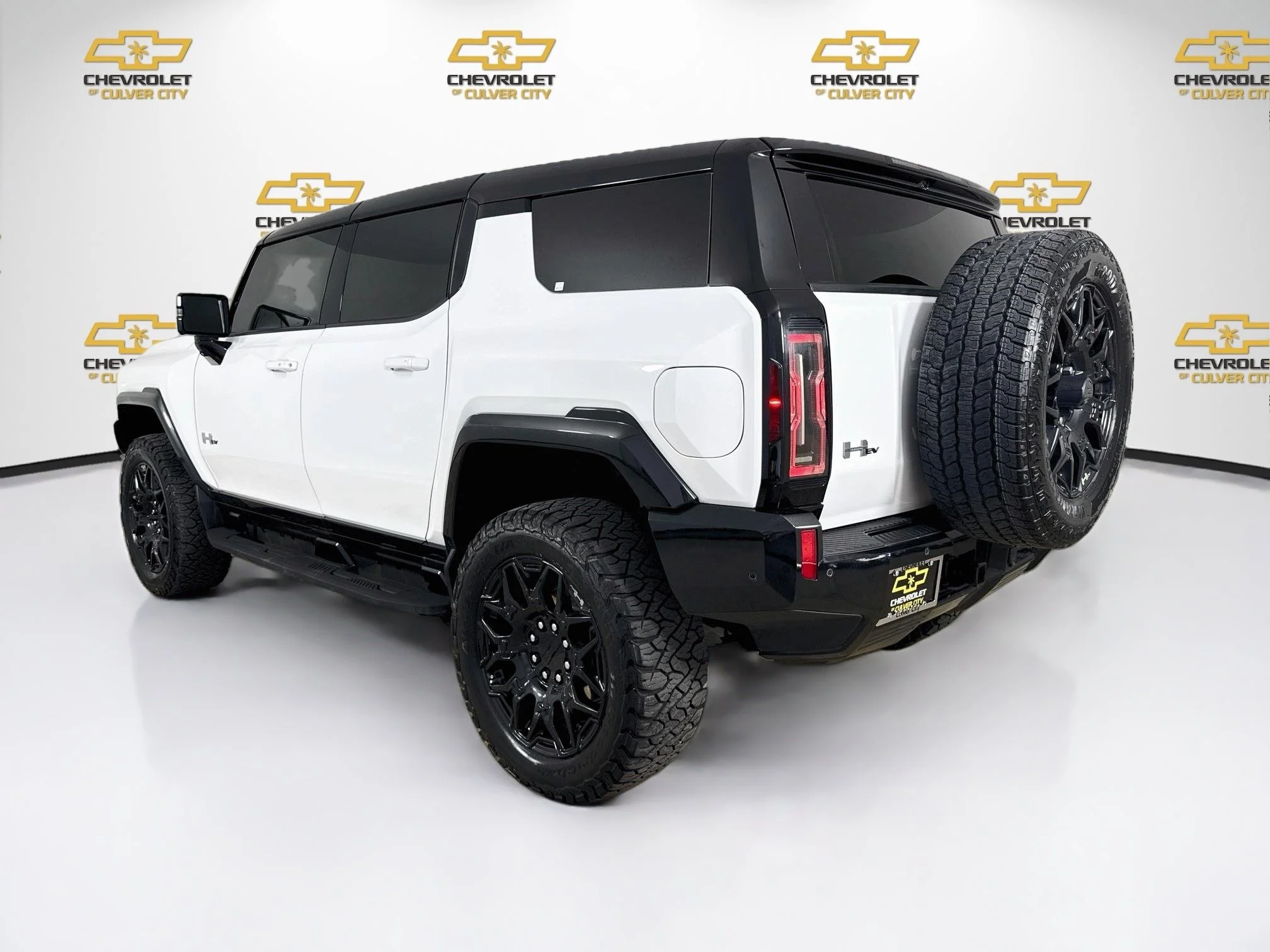 Used 2024 Interstellar White GMC 2X image 6
