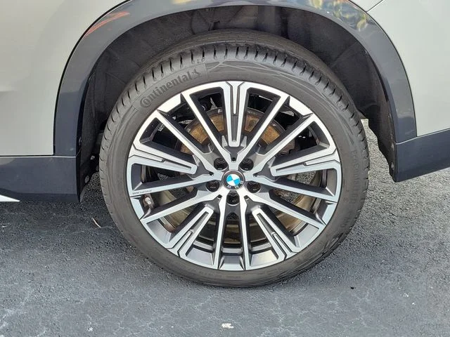 Used 2025 Silver BMW xDrive28i image 7
