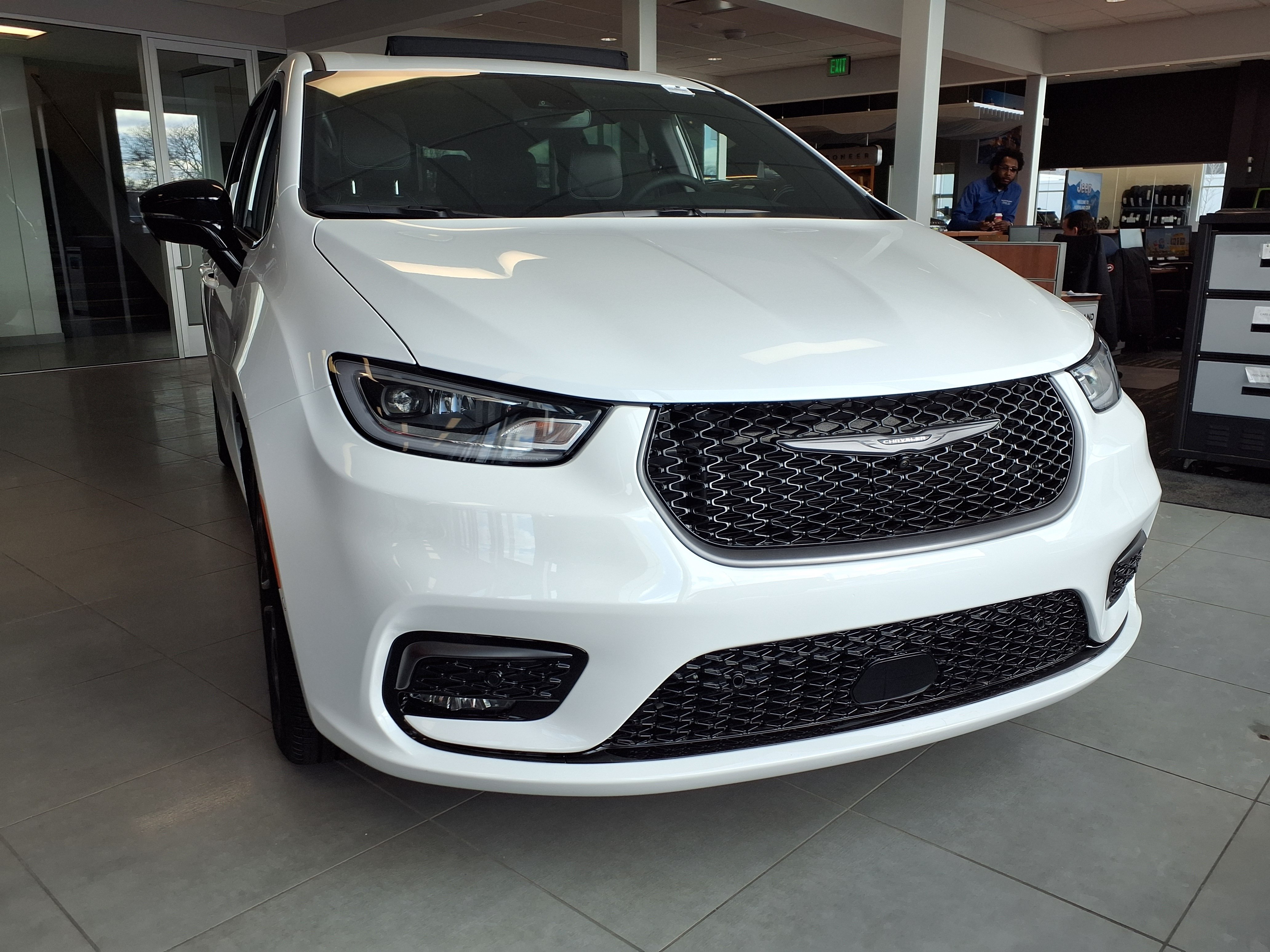 2026 Chrysler Pacifica Select - Photo 29