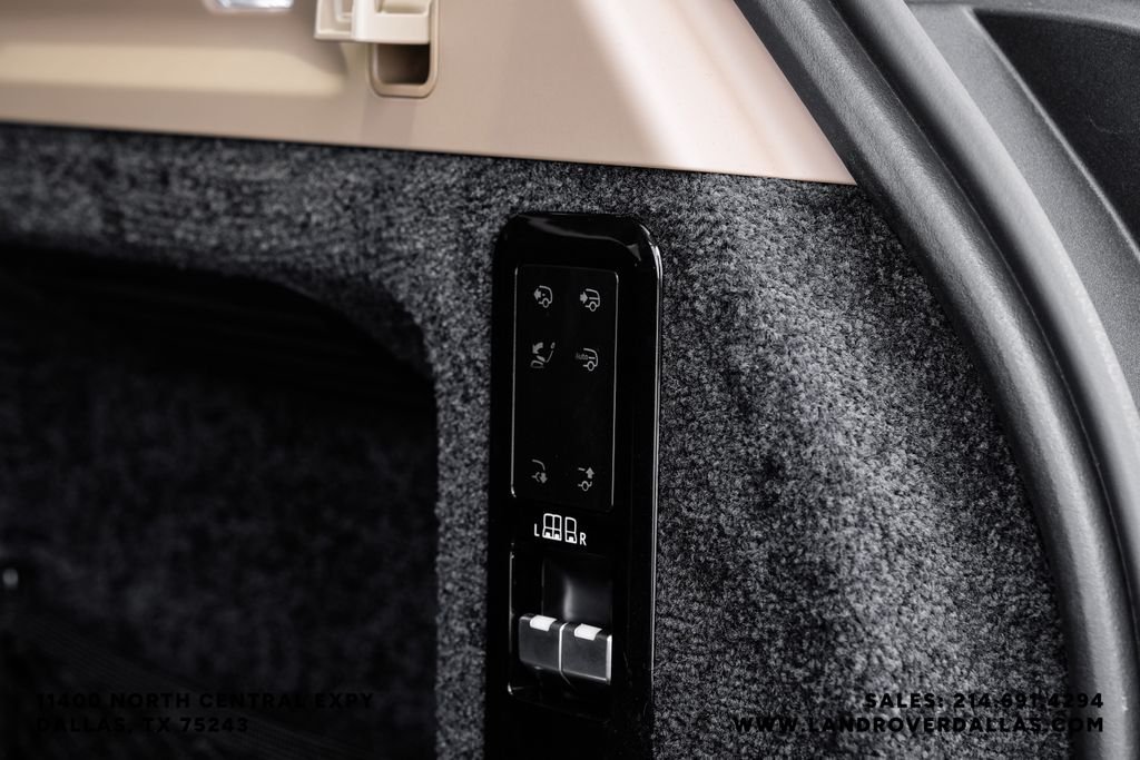 Used 2024 Black Land Rover Autobiography image 64