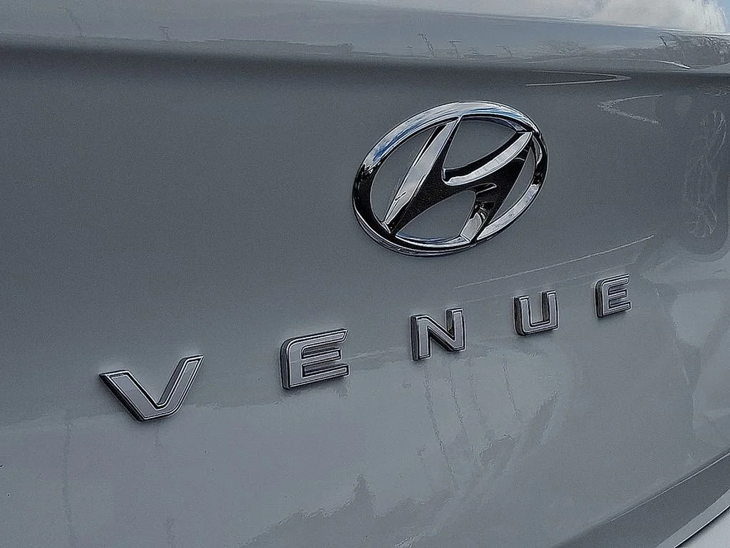 New 2026 White Hyundai SEL image 5