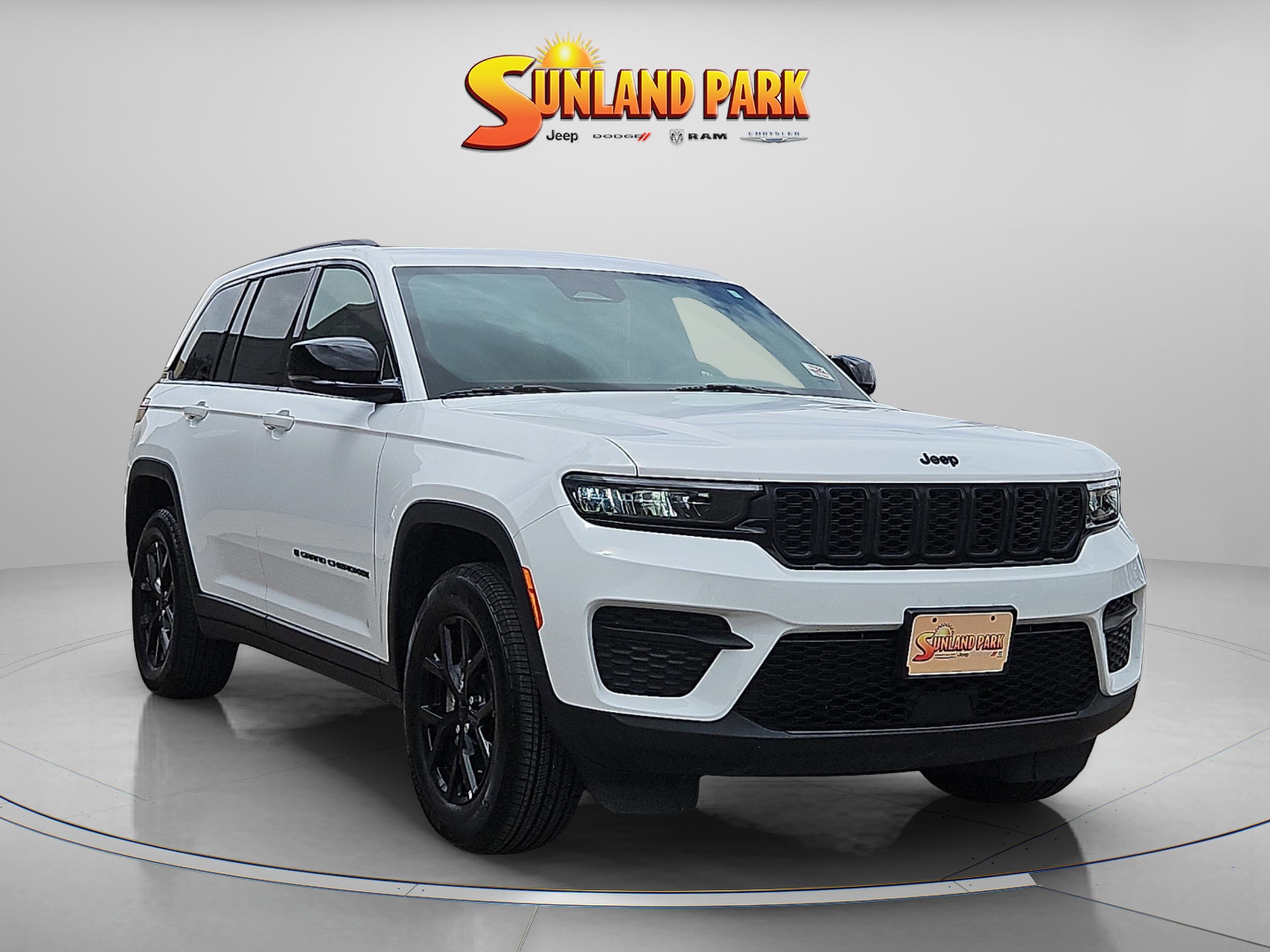 PRE-OWNED 2024 JEEP GRAND CHEROKEE ALTITUDE X RWD SPORT UTILITY