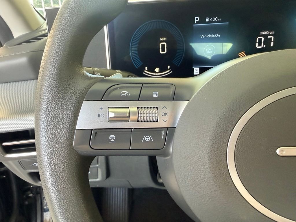 Used 2025 Black Hyundai SEL image 20