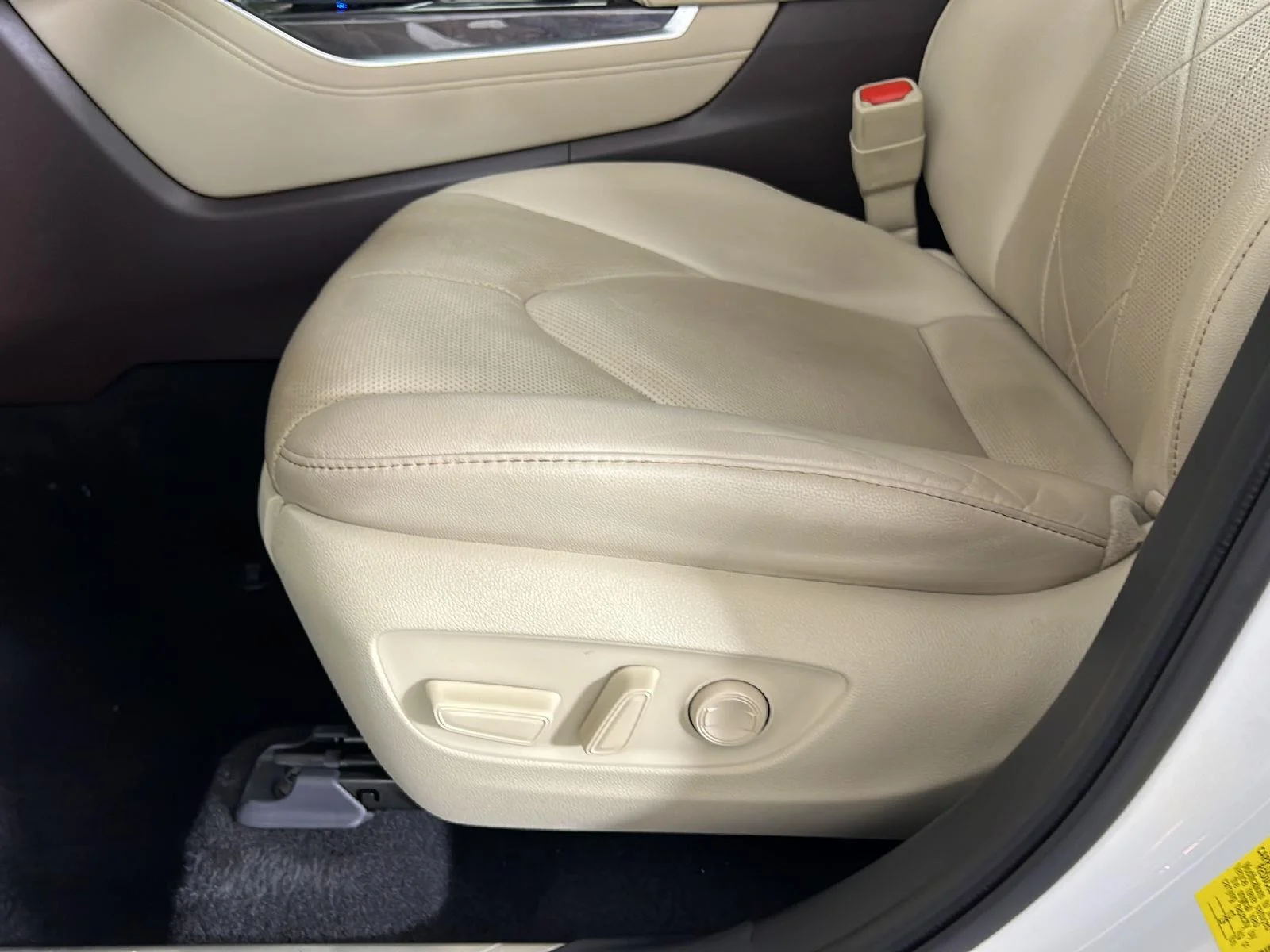 Used 2021 Blizzard Pearl Toyota Platinum image 15