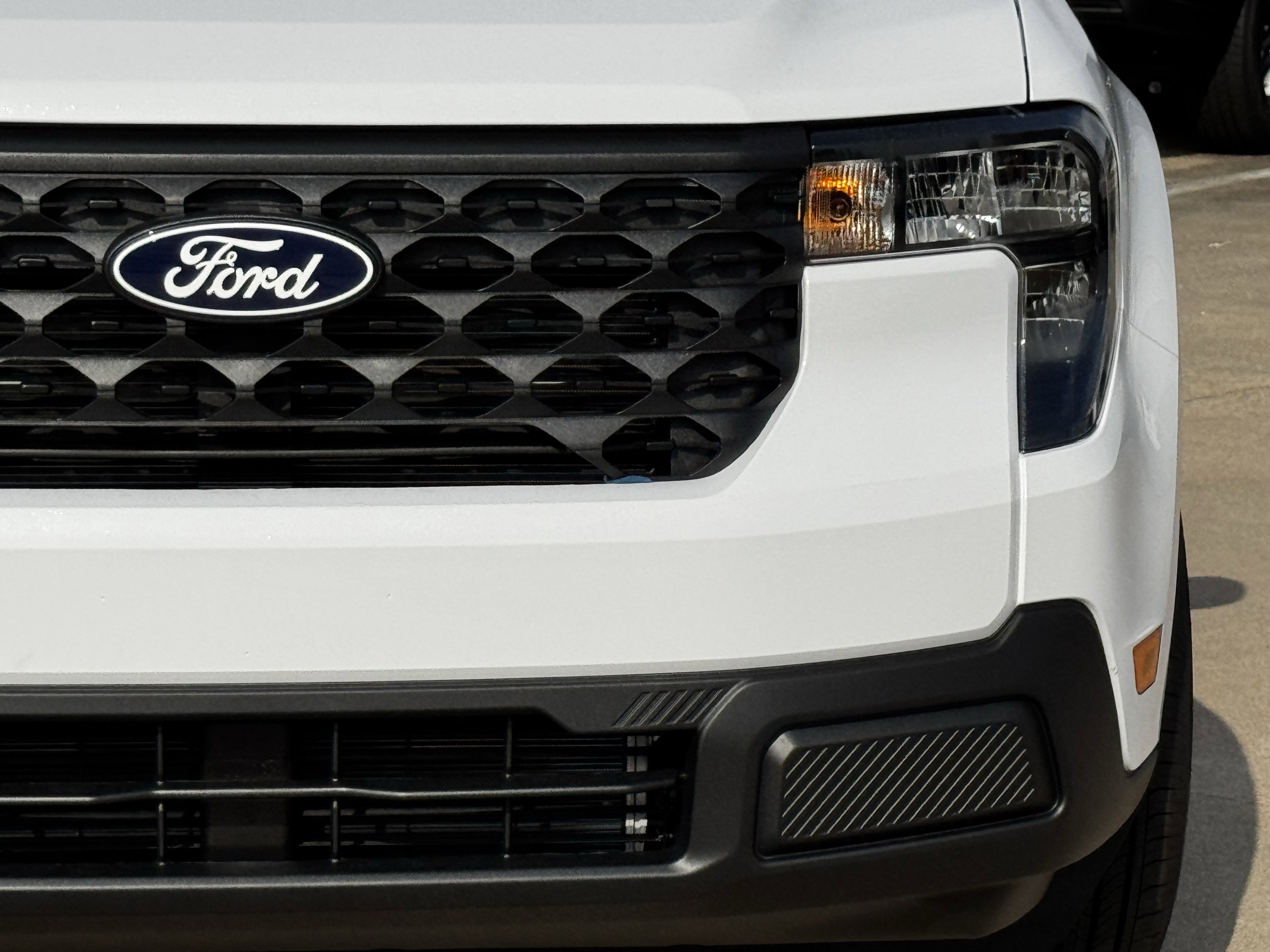 New 2026 Oxford White Ford XL image 4