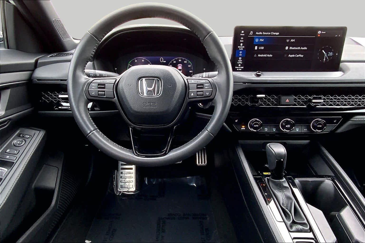 Used 2025 Platinum White Pearl Honda Sport image 5